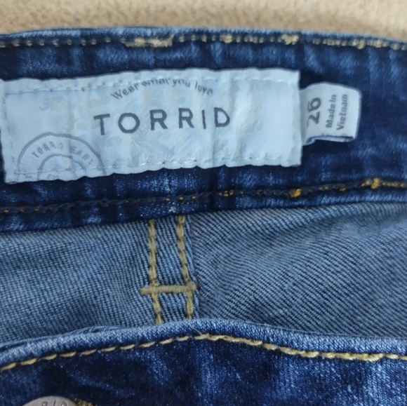 Torrid Women's Jeans Size 26 Dark Wash Style Denim Wear - Picture 4 of 12